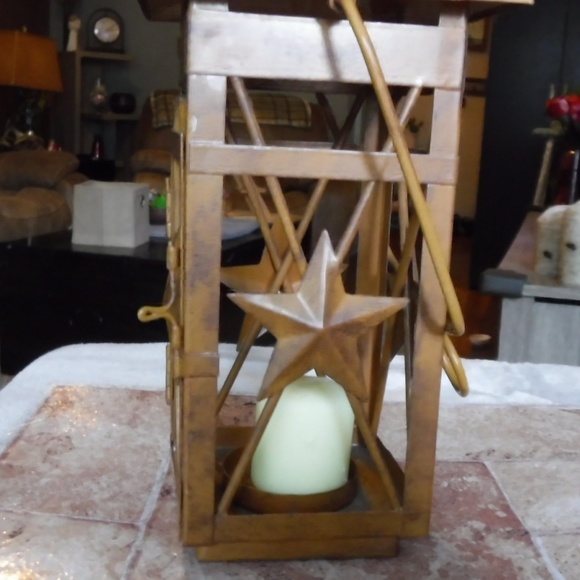 Silver Soho Stainless Steel Lanterns – Jamali Garden Beautiful lantern made with metal.